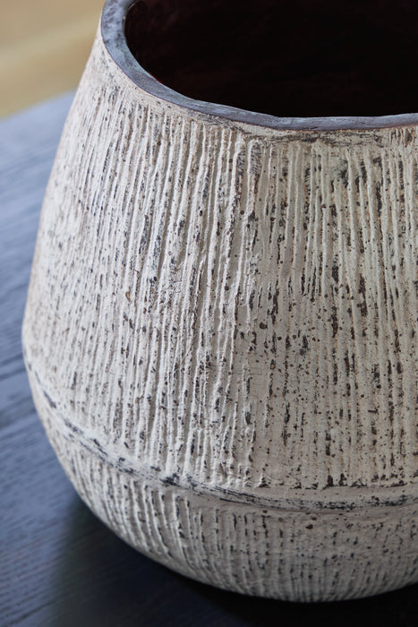 Claymount Distressed Brown Vase - A2000636 - Vega Furniture