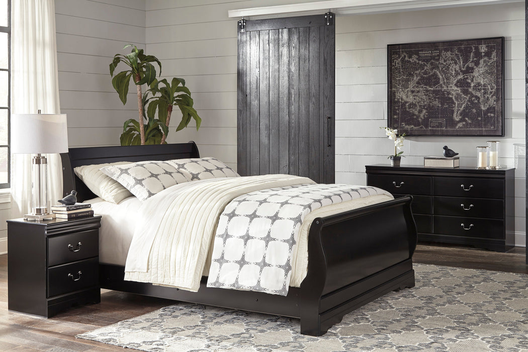 Huey Vineyard Black Sleigh Bedroom Set - SET | B128-74 | B128-77 | B128-98 | B128-31 | B128-36 | B128-92 | B128-46 - Vega Furniture