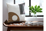 Longsum Black/White/Honey Pillow, Set of 4 - A1000927 - Vega Furniture