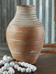 Reclove Distressed White Vase - A2000642 - Vega Furniture